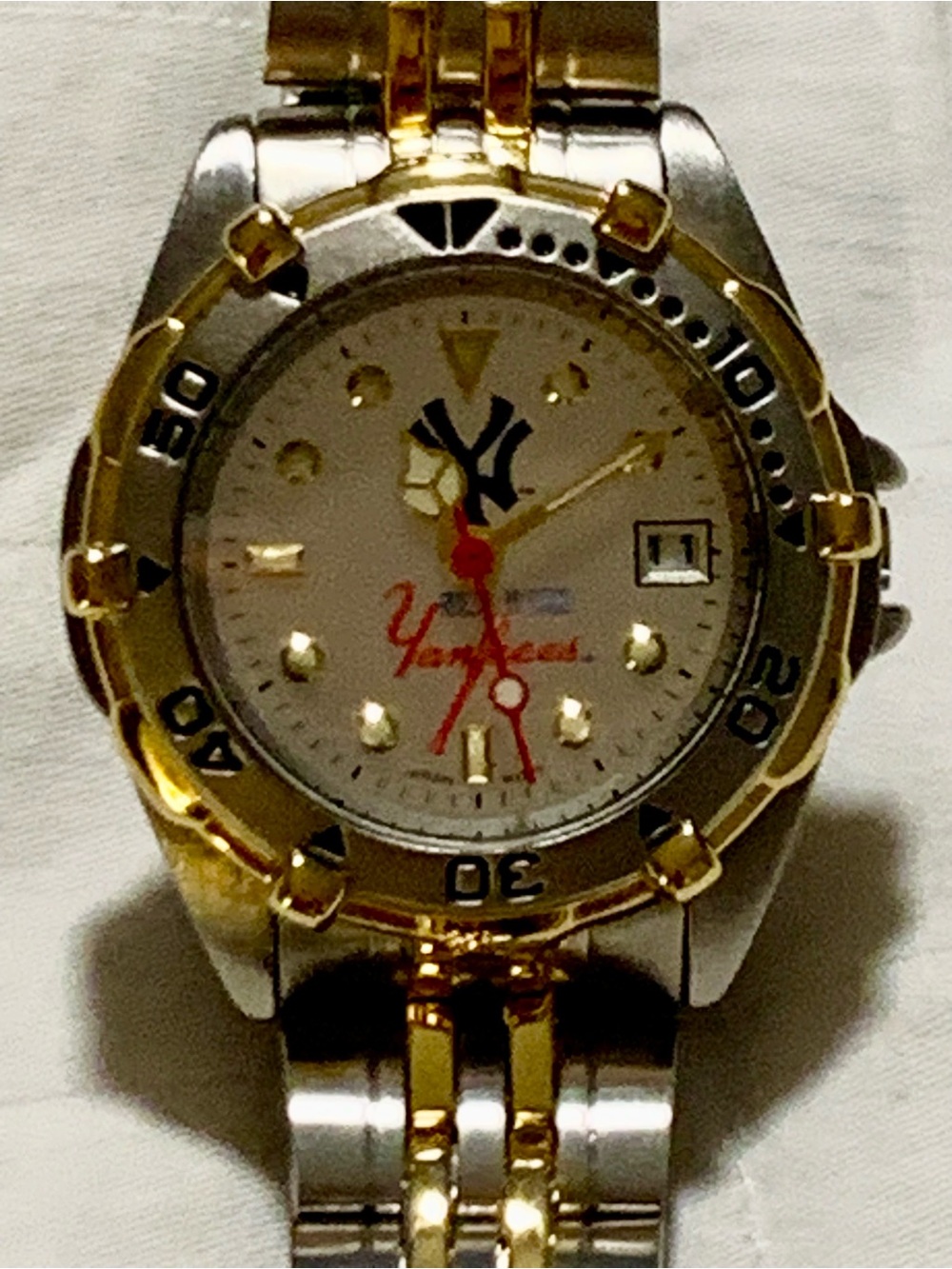 LogoArt New York Yankees Two-Tone Stainless Steel Bracelet Watch for Women